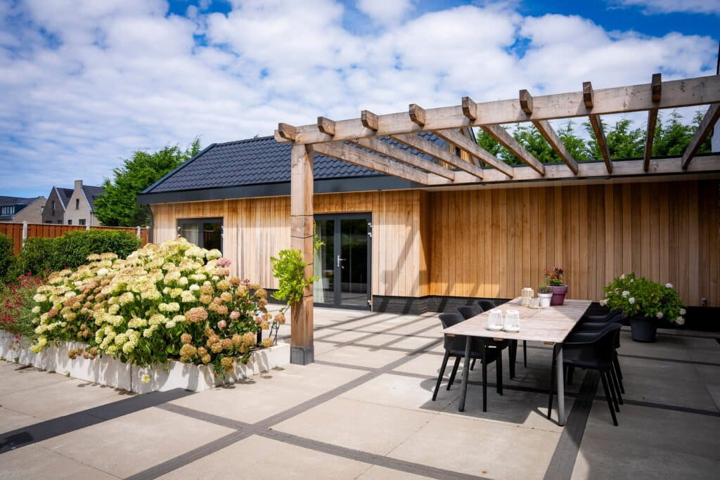 Gastenverblijf met garage