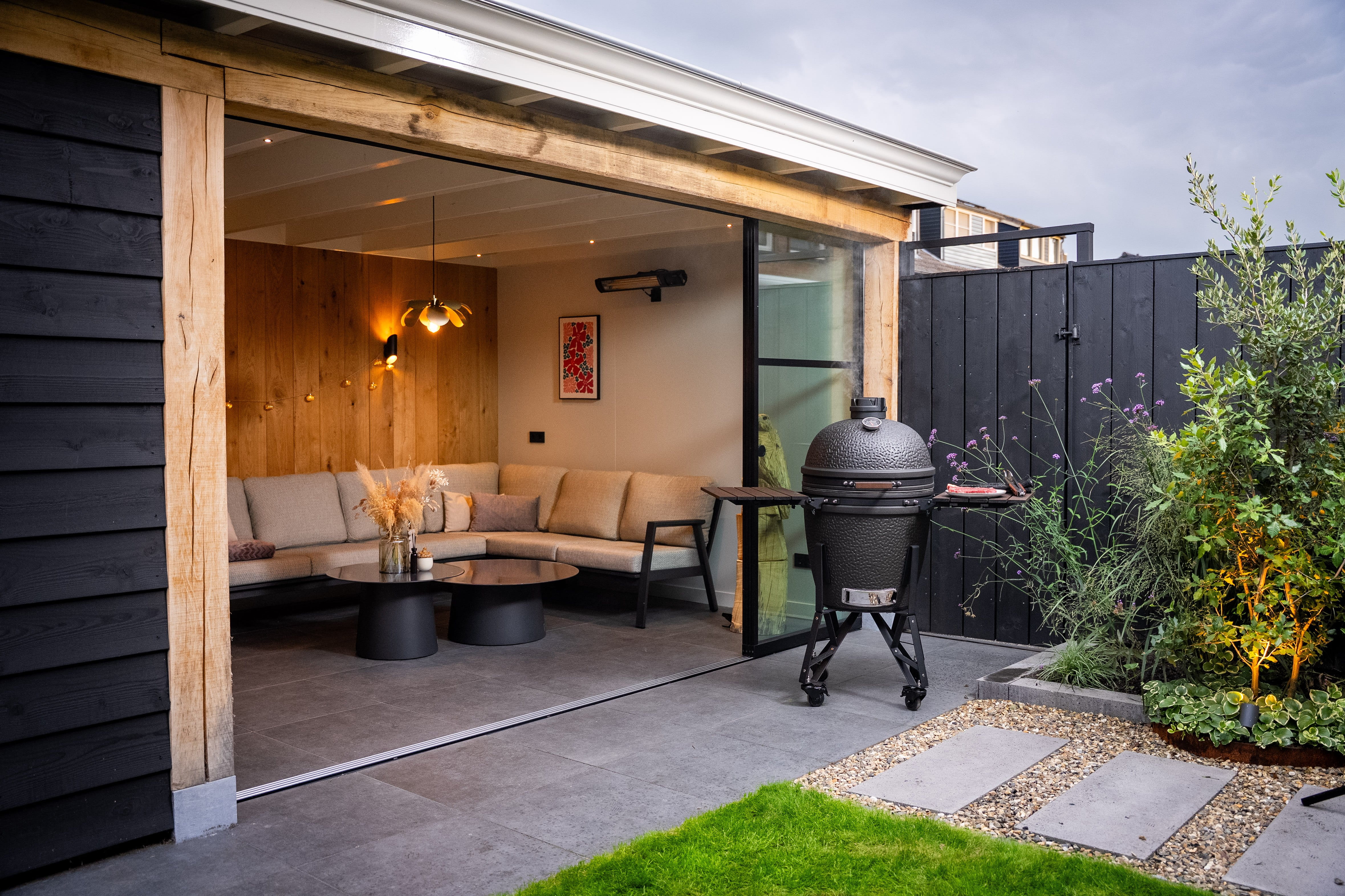 Eiken tuinkamer met steellook glaswand